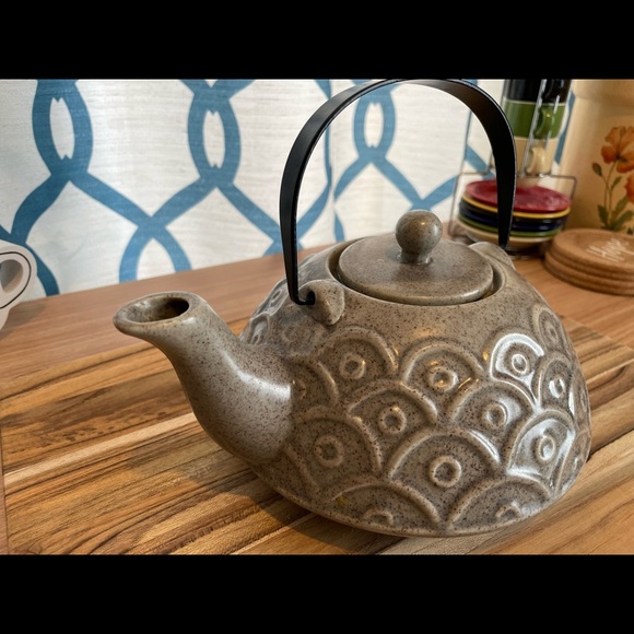 Stone Detailed Teapot - Picture 3 of 7